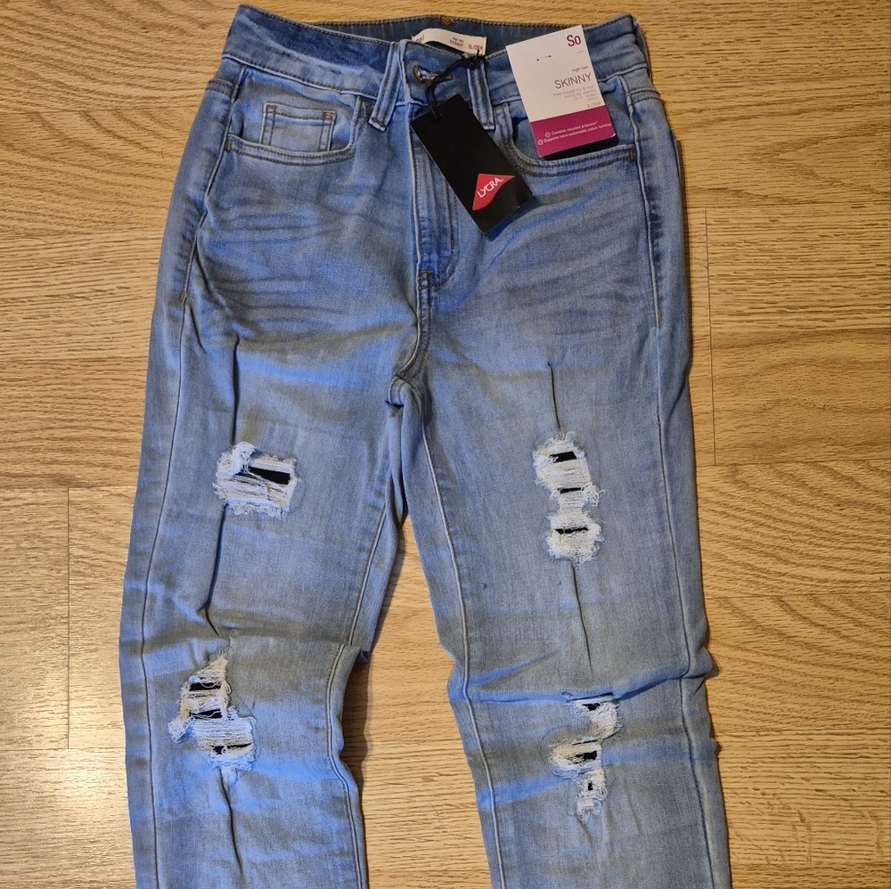 SO High Rise Skinny‎ Distressed Jeans Light Wash Size 3L/26W Women’s NWT